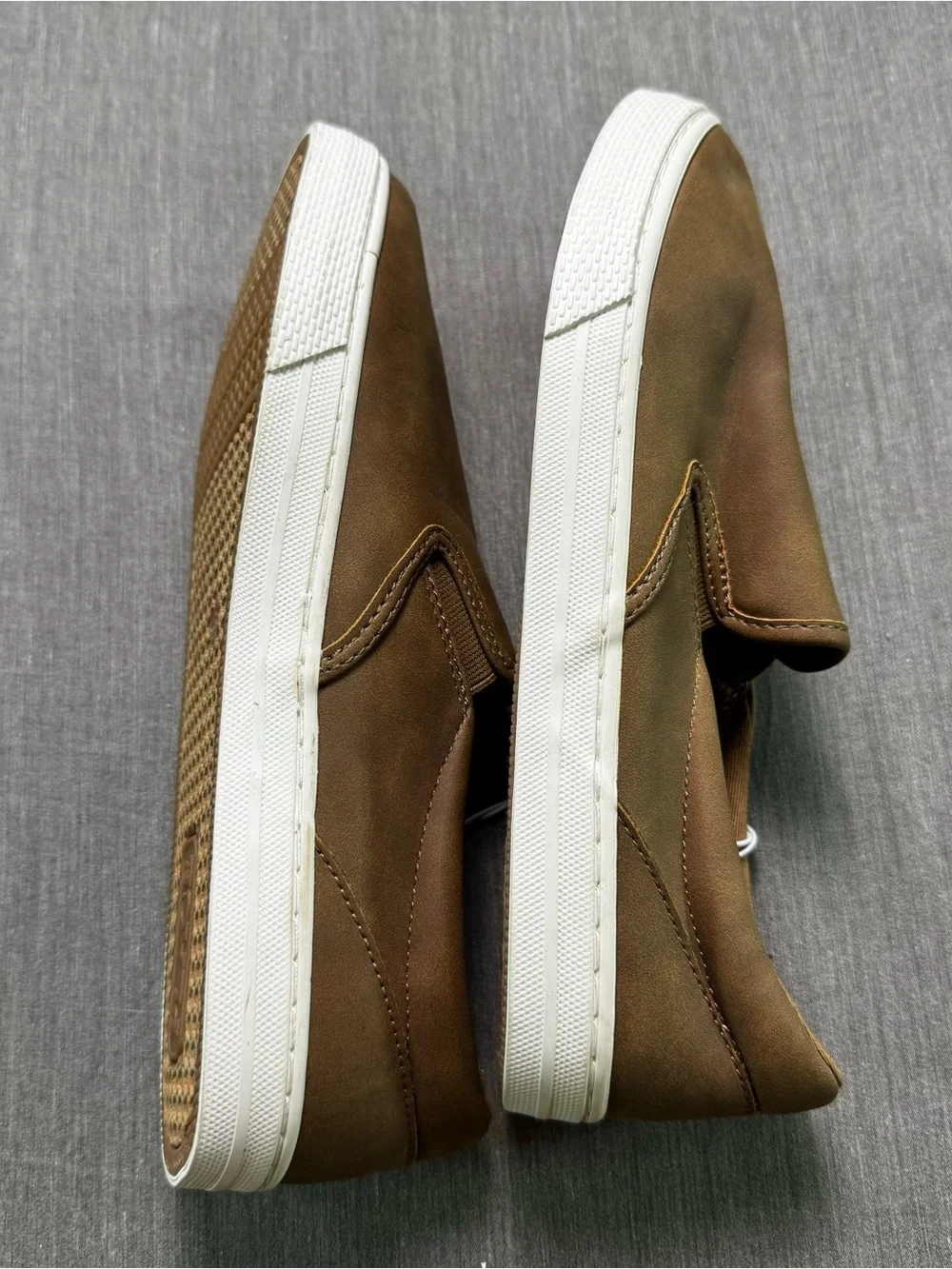 NEW The Children's Place Boys Slip On Sneakers Tan Faux Leather Shoes Size 6 Nwt